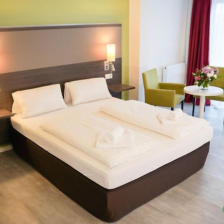 Hotel Wiesental Naehe Friedrichshafen เมคเคนบอยเริน ภายนอก รูปภาพ
