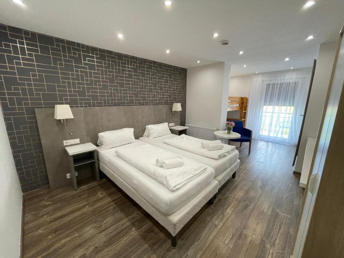 Hotel Wiesental Naehe Friedrichshafen เมคเคนบอยเริน ภายนอก รูปภาพ