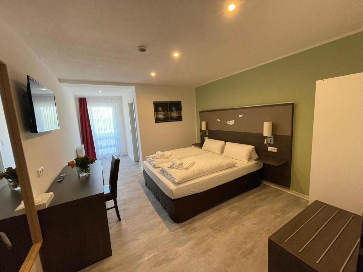 Hotel Wiesental Naehe Friedrichshafen เมคเคนบอยเริน ภายนอก รูปภาพ