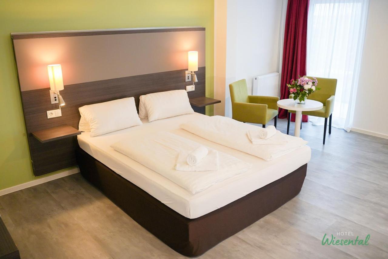 Hotel Wiesental Naehe Friedrichshafen เมคเคนบอยเริน ภายนอก รูปภาพ
