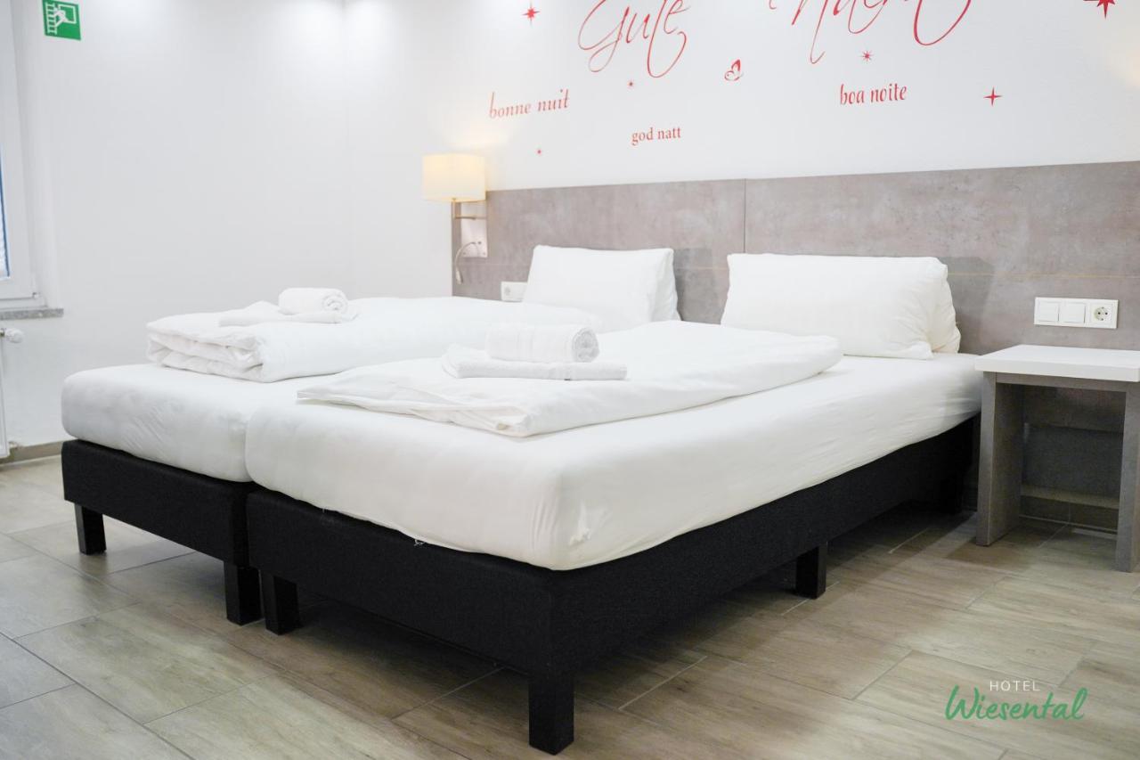 Hotel Wiesental Naehe Friedrichshafen เมคเคนบอยเริน ภายนอก รูปภาพ