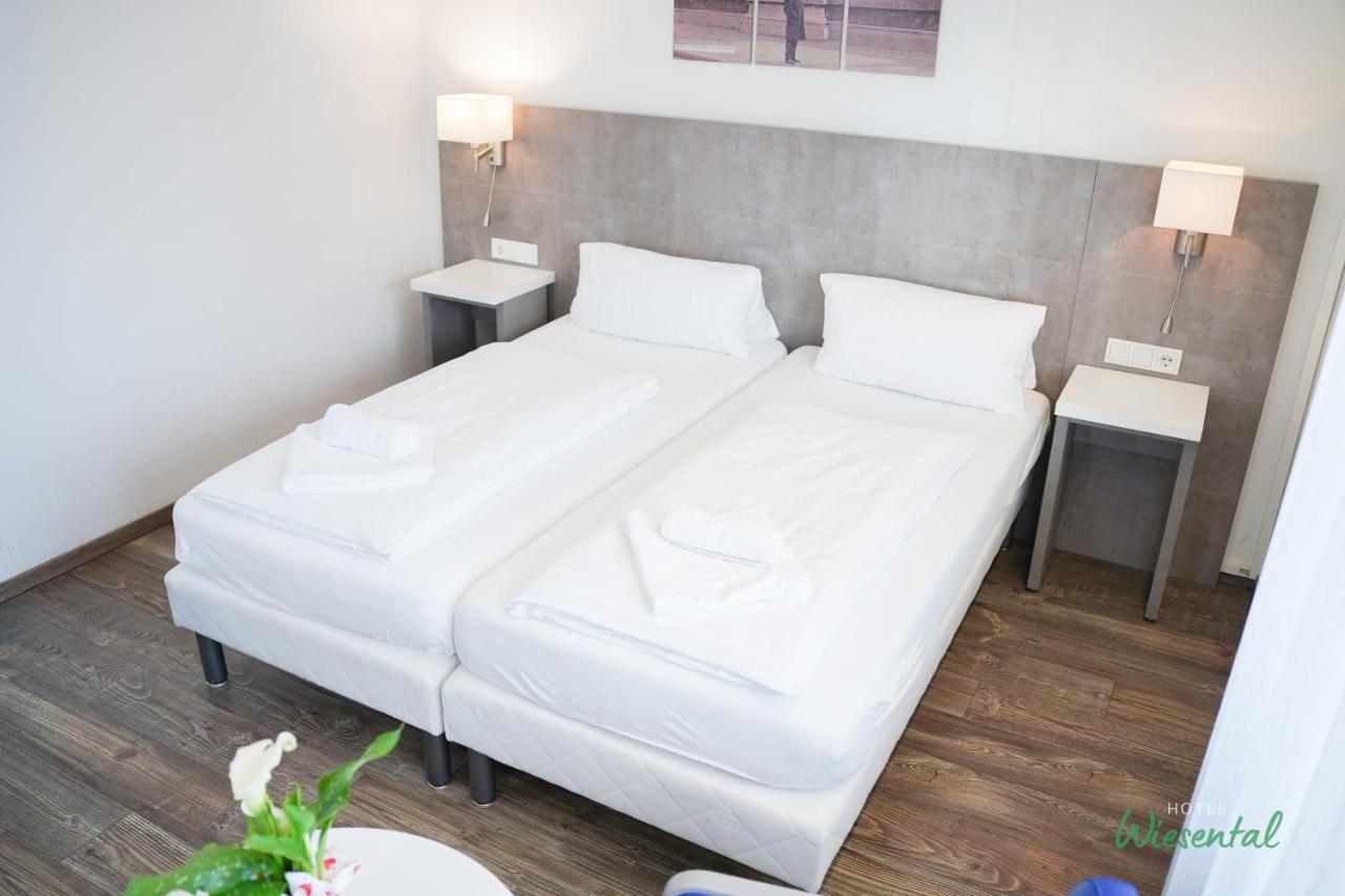 Hotel Wiesental Naehe Friedrichshafen เมคเคนบอยเริน ภายนอก รูปภาพ