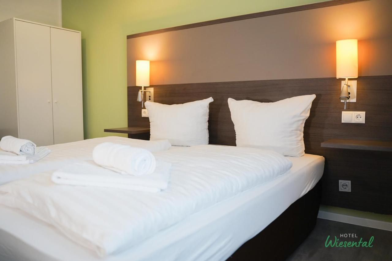 Hotel Wiesental Naehe Friedrichshafen เมคเคนบอยเริน ภายนอก รูปภาพ