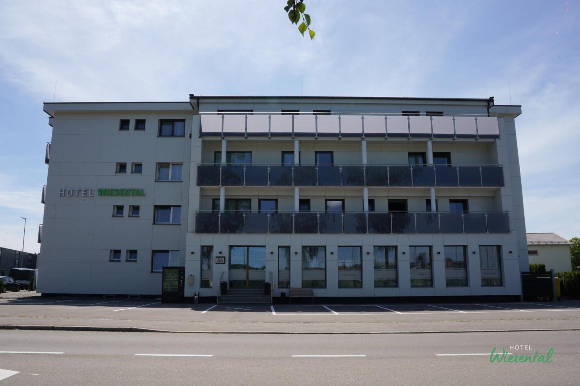 Hotel Wiesental Naehe Friedrichshafen เมคเคนบอยเริน ภายนอก รูปภาพ