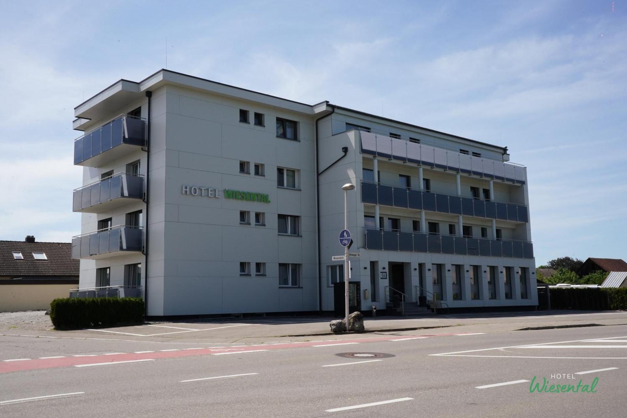 Hotel Wiesental Naehe Friedrichshafen เมคเคนบอยเริน ภายนอก รูปภาพ